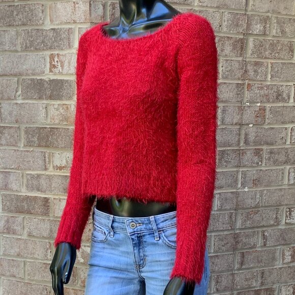 Decree Fuzzy Eyelash Knit Long Sleeve Boatneck Cropped Sweater Sz M - Picture 2 of 13
